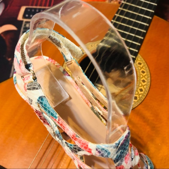 💐Naturalizer Snake Pattern Heeled Sandals! - Picture 8 of 15